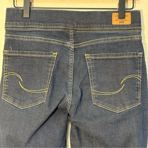 Signature by Levi Strauss Dark Blue Women Totally Slimming Pull On Skinny 4M. - Picture 6 of 13